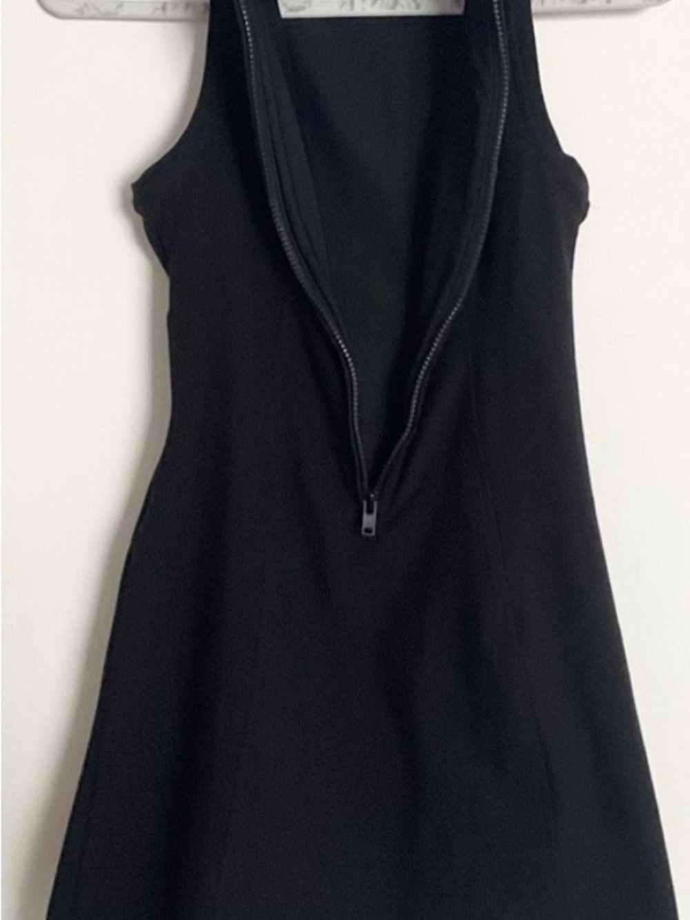 ALO Yoga Black Sleeveless Tennis Mini Dress with Front Zip - Picture 5 of 6